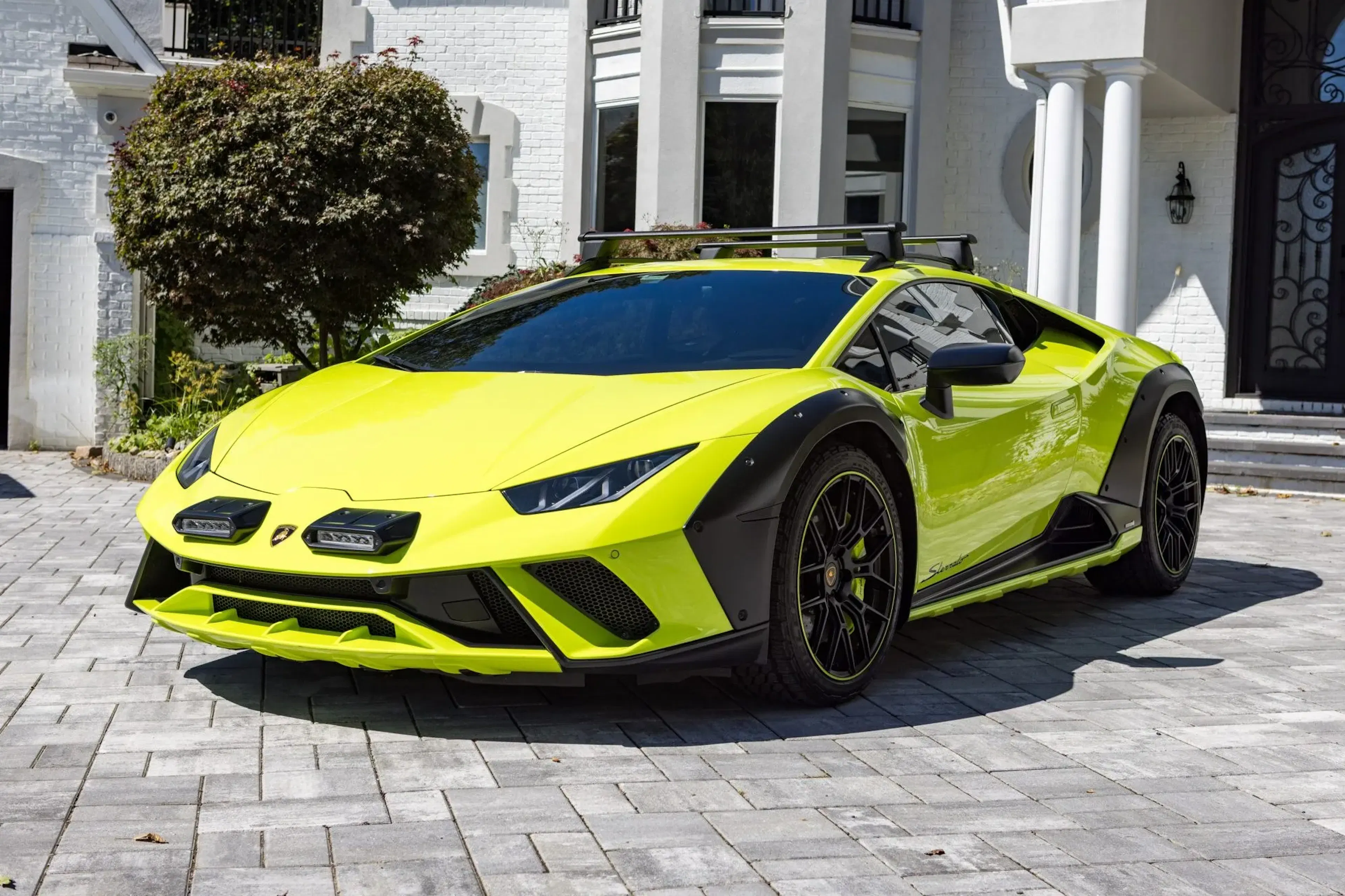 2022 Lamborghini Huracan VIN ZHWUA6ZX0NLA21285 | Hagerty Valuation